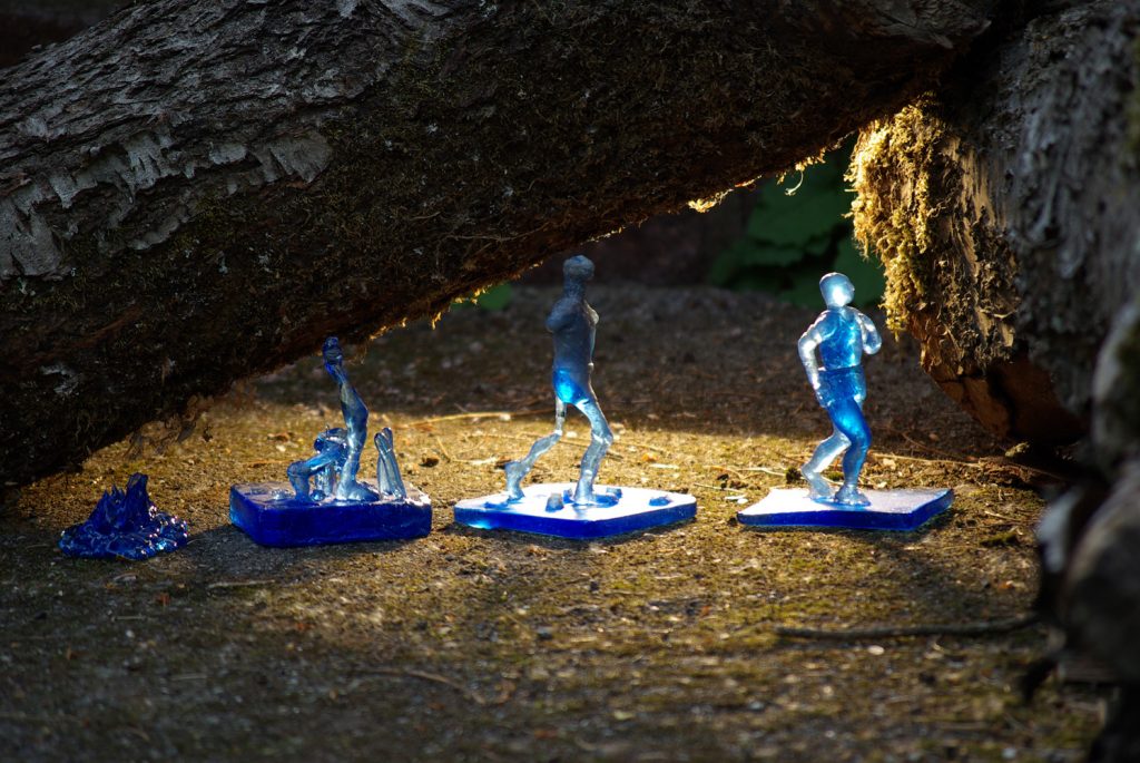 Marina Aletsee, "Evolution", 2019, formgeschmolzenes Glas, 14 x 41 x 13 cm, 1280 EUR
