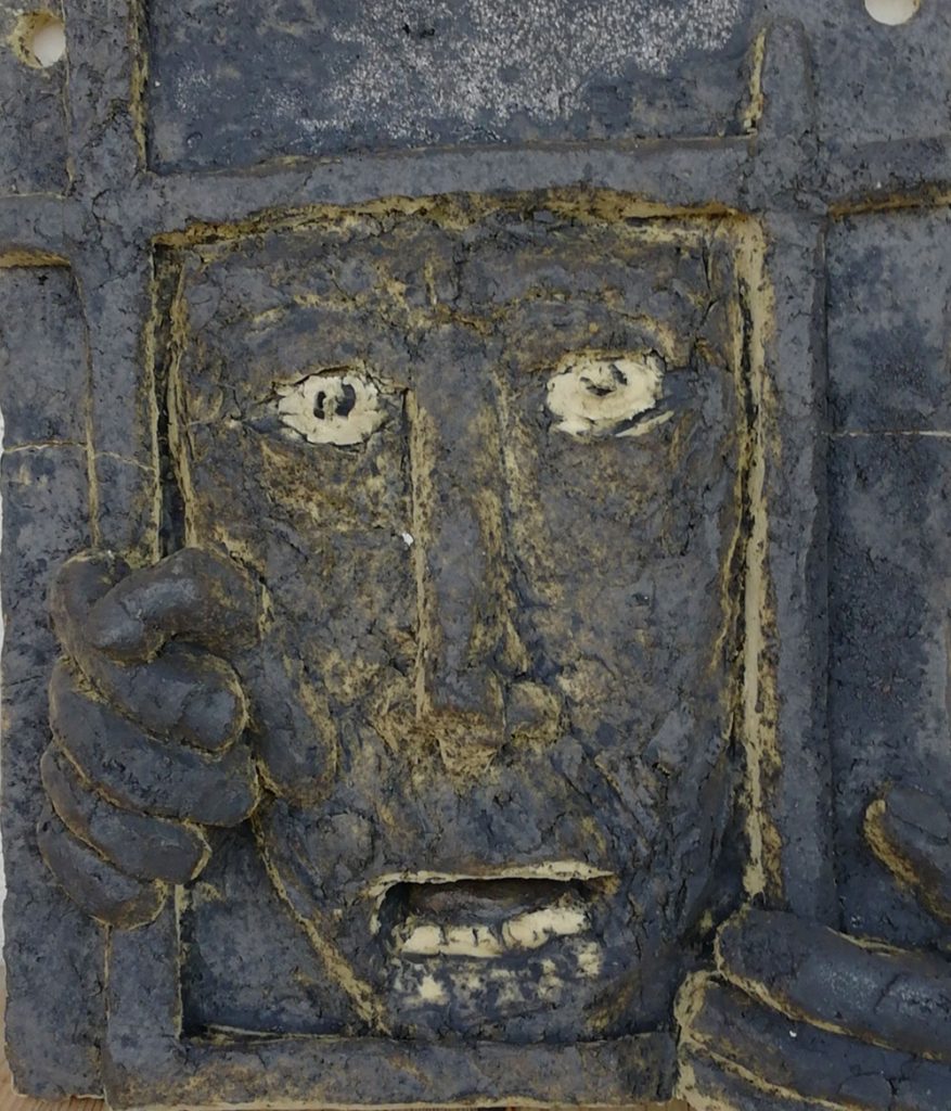 Irma Pachner Knoll, "Locked in", Terracotta, 32 x 35 cm, 490 €